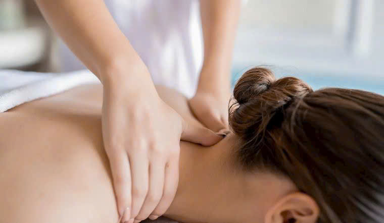 Trị liệu đau cổ vai gáy